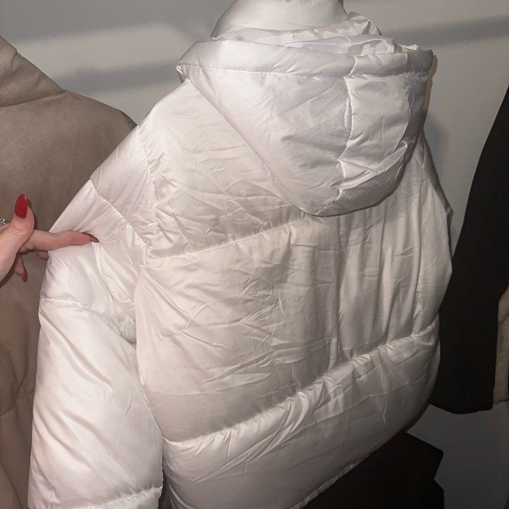 White cropped Puffer